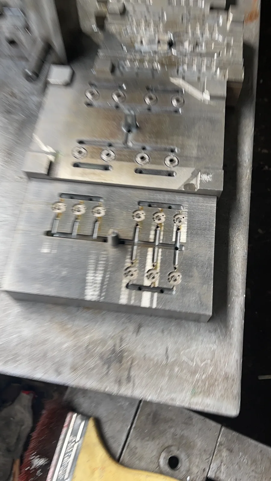 大型模具型腔